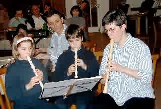 Familie Forsthuber musiziert bei der Schulung 2000/II in Mold