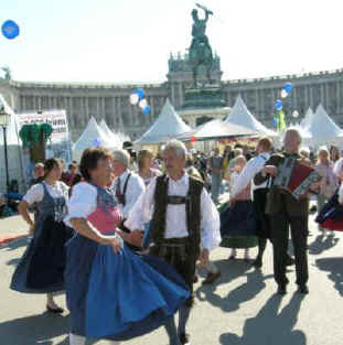 Aufspielen zum Volkstanz am Tag des Sports 2007, Heldenplatz Wien